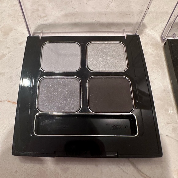 Isa Dora Eyeshadow Quartet (bundle of 2) - Picture 3 of 4